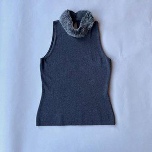 Vintage sleeveless gray sweater with faux fur collar
